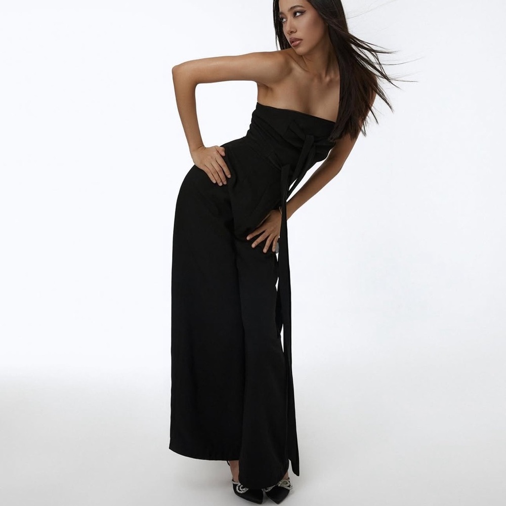 Restate Resort black Jumpsuit - Picture 4 of 5